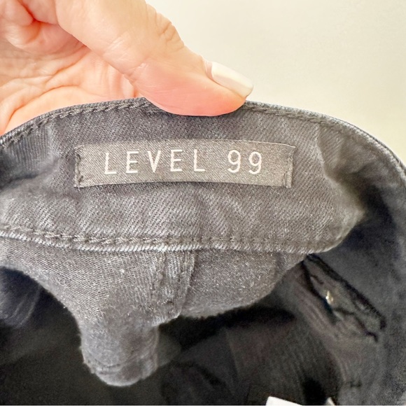 Anthropologie Level 99 Hombre Metallic Raw Hem Distressed Cropped Jeans Size 26 - Picture 8 of 11